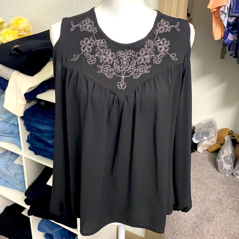NWT Black Cold Shoulder Embellished Blouse Size Small